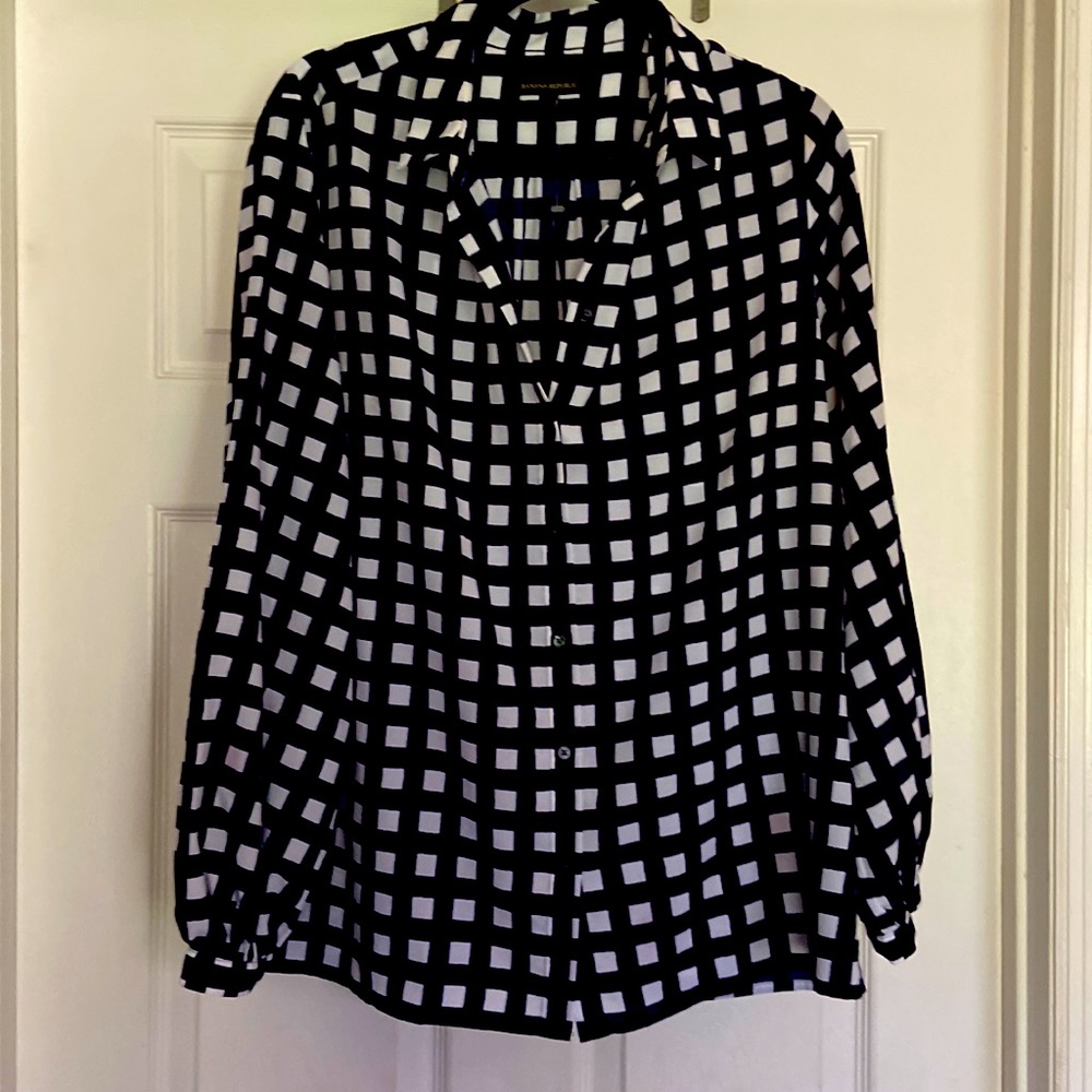 Selling blue and white banana republic shirt